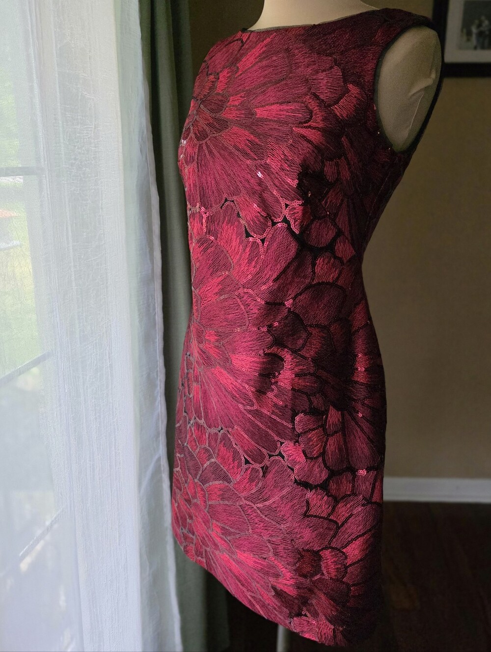WHBM Red Rose Floral Sequin Shift‎ Dress 2P Cocktail Wedding Guest Evening Party - Picture 2 of 11